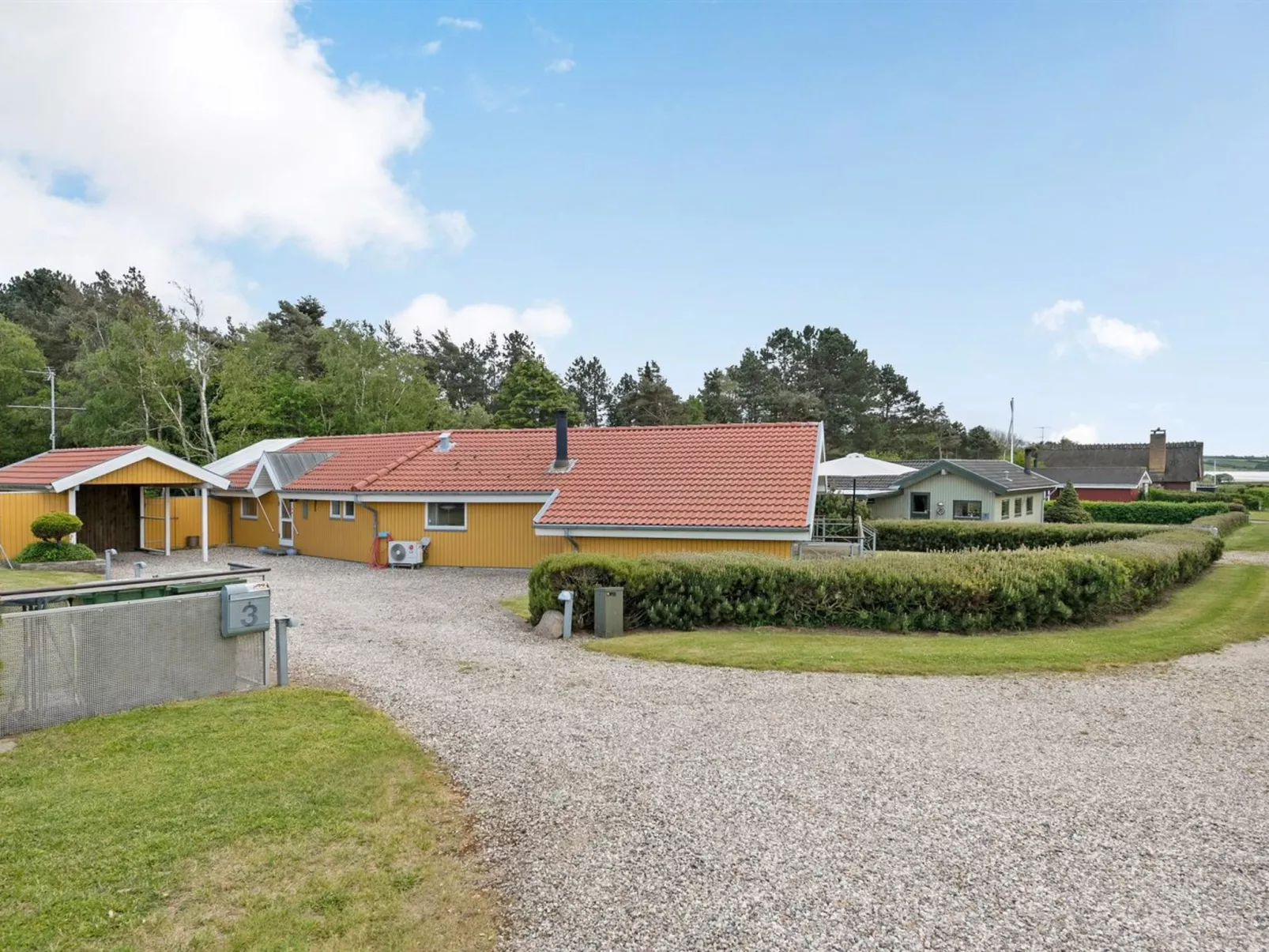 "Hjalmar" - 400m from the sea