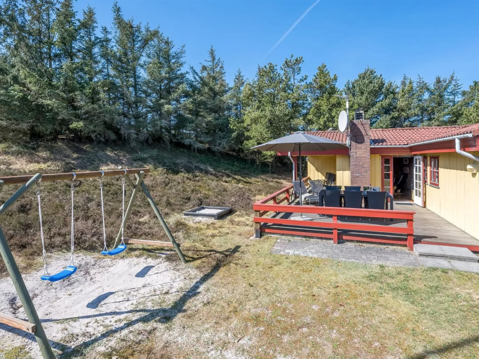 "Yaris" - 800m to the fjord