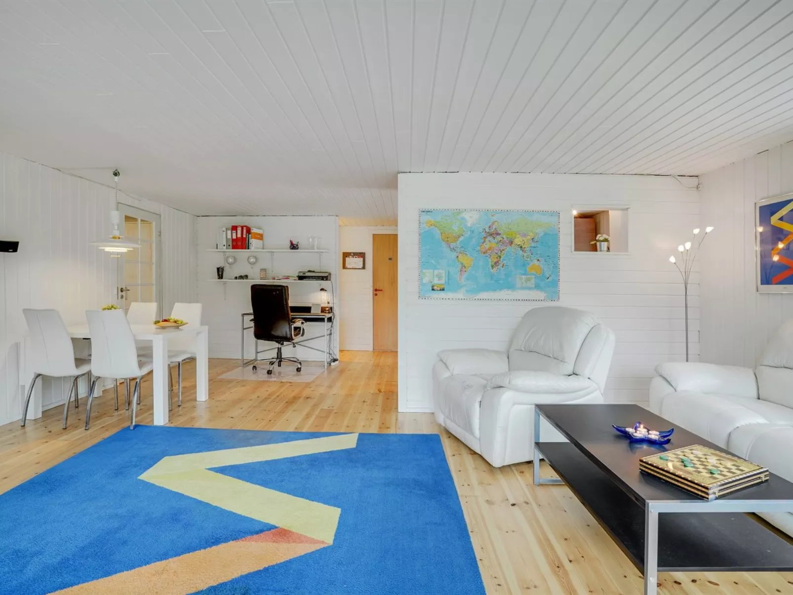 "Trixie" - 1km from the sea