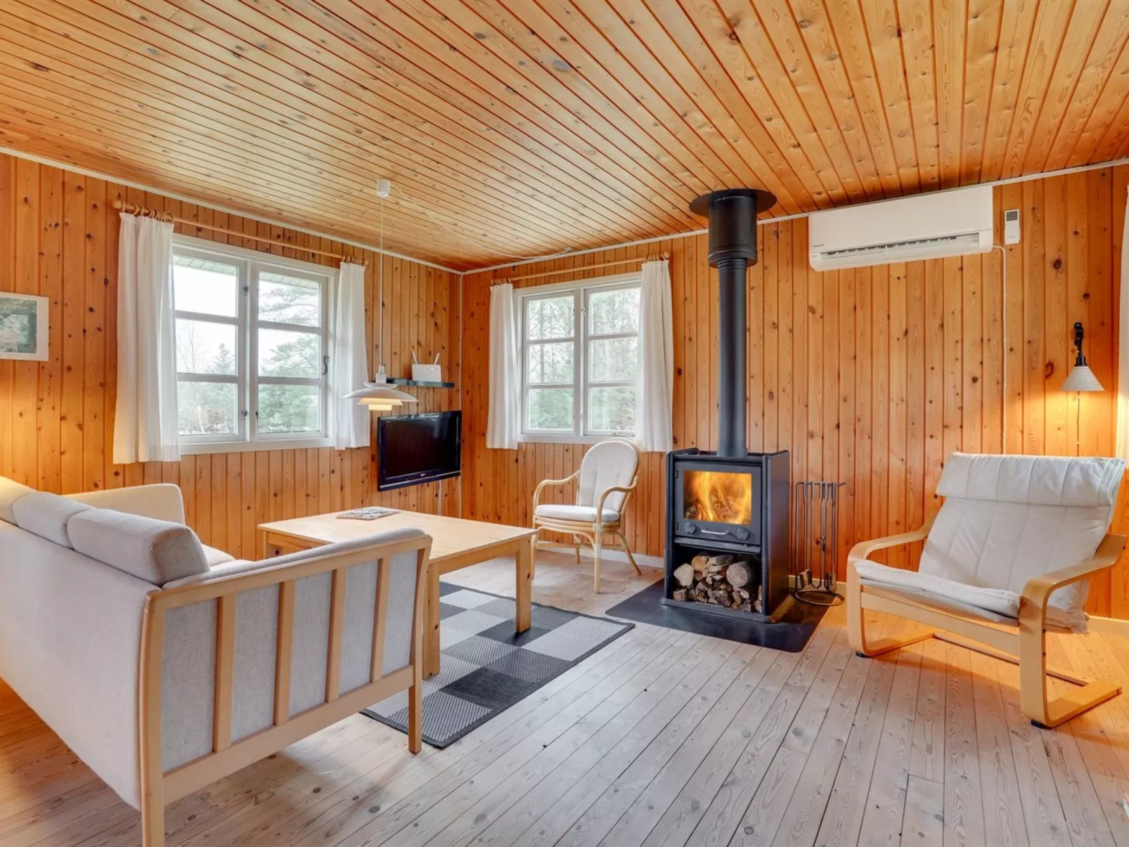 "Gizelle" - 1.5km from the sea