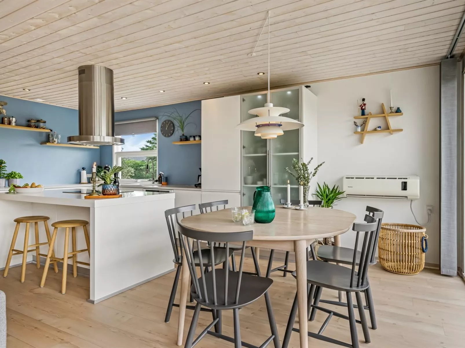 "Ingiald" - 600m from the sea