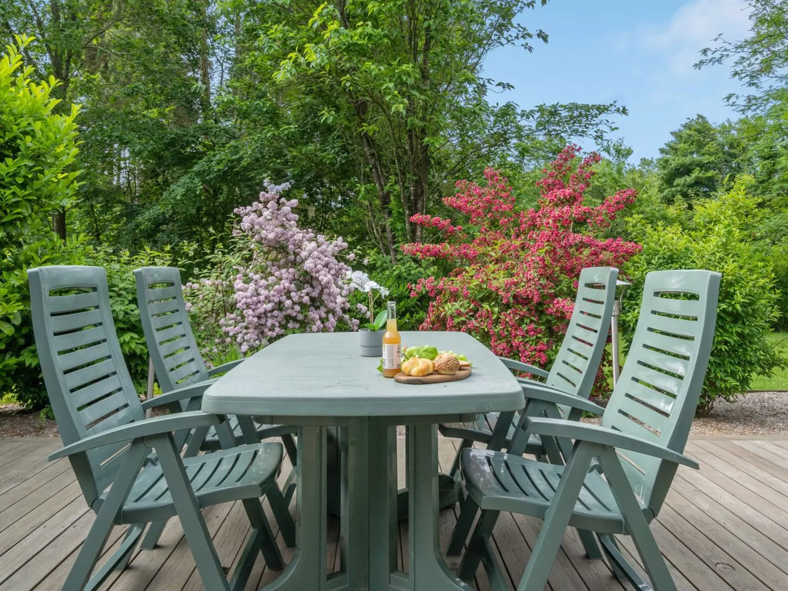 "Athislus" - 30km from the sea