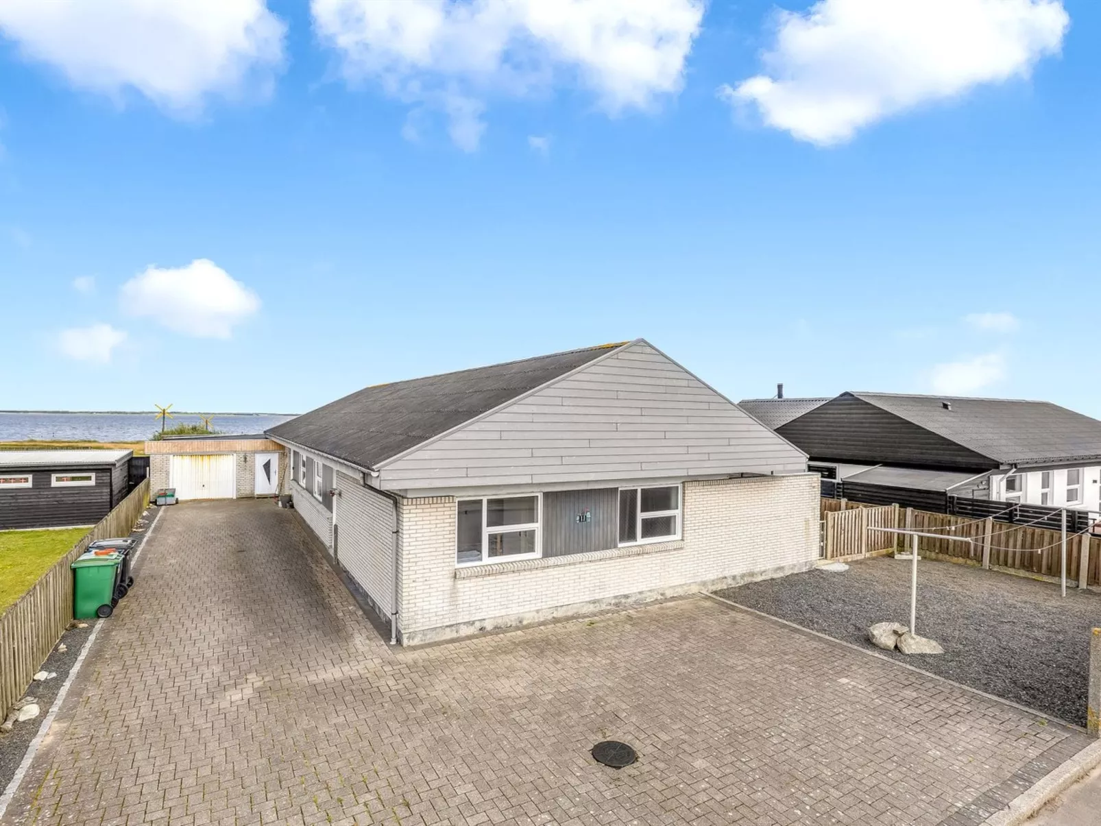 "Bibbi" - 20m to the fjord