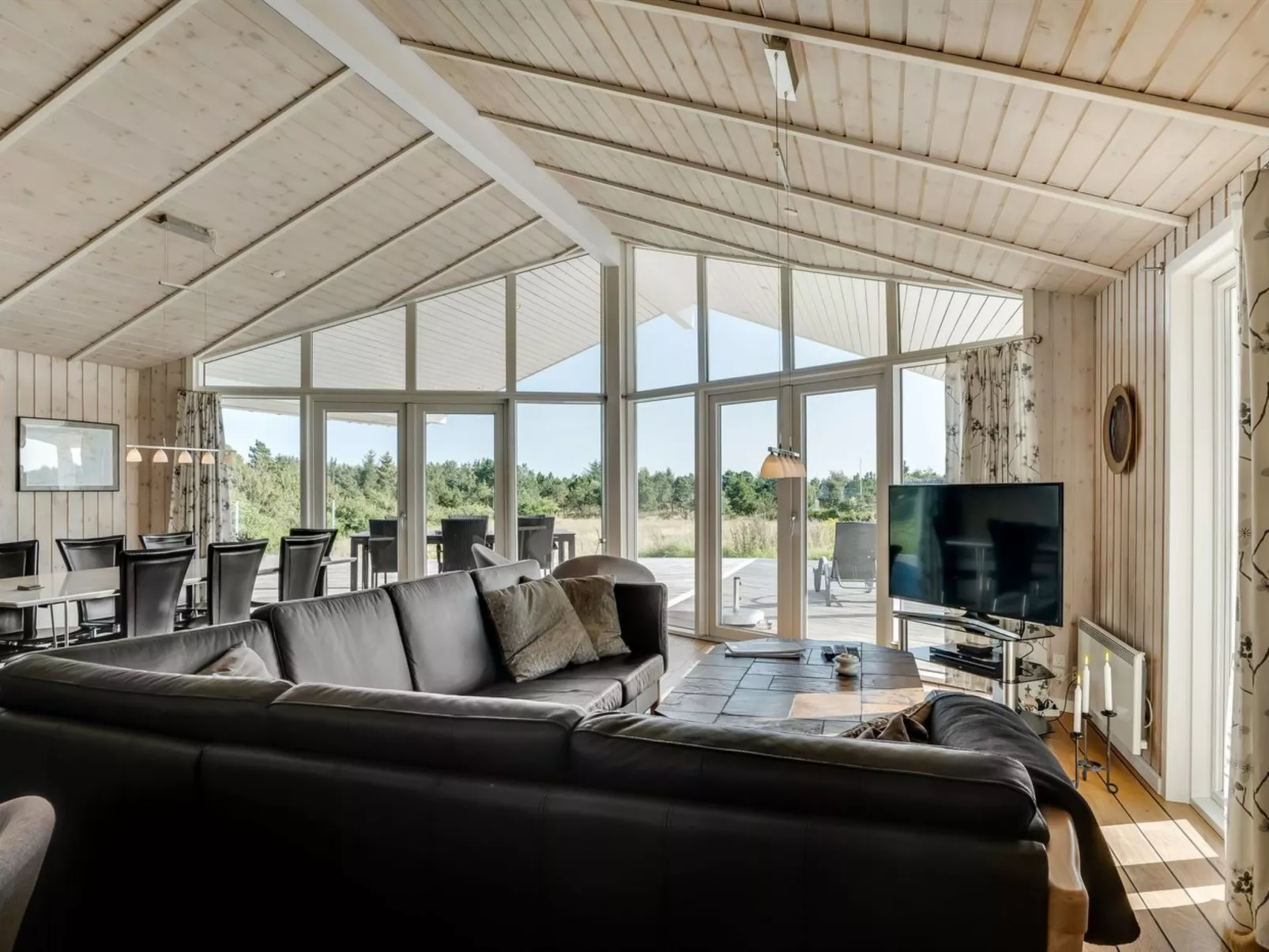 "Eljas" - 200m to the fjord