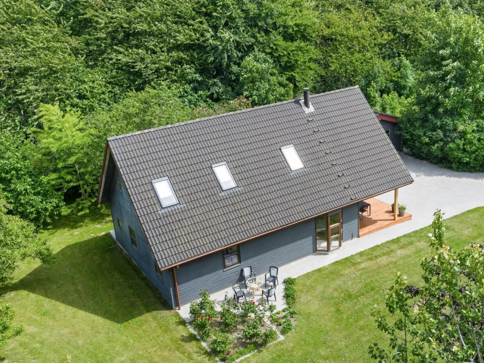 "Jorith" - 550m from the sea