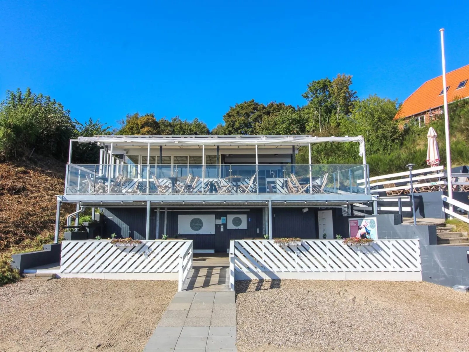 "Elissa" - 50m to the fjord