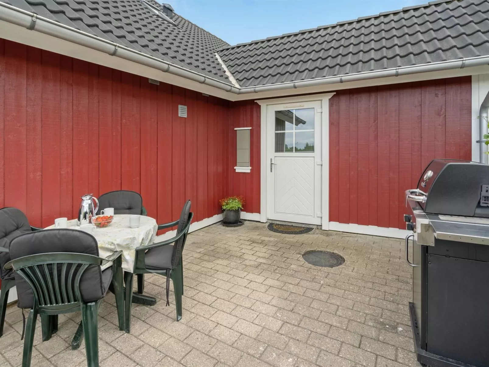 "Eike" - 250m from the sea