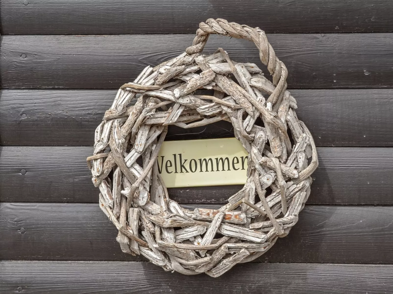 "Bjarka" - 2.9km from the sea