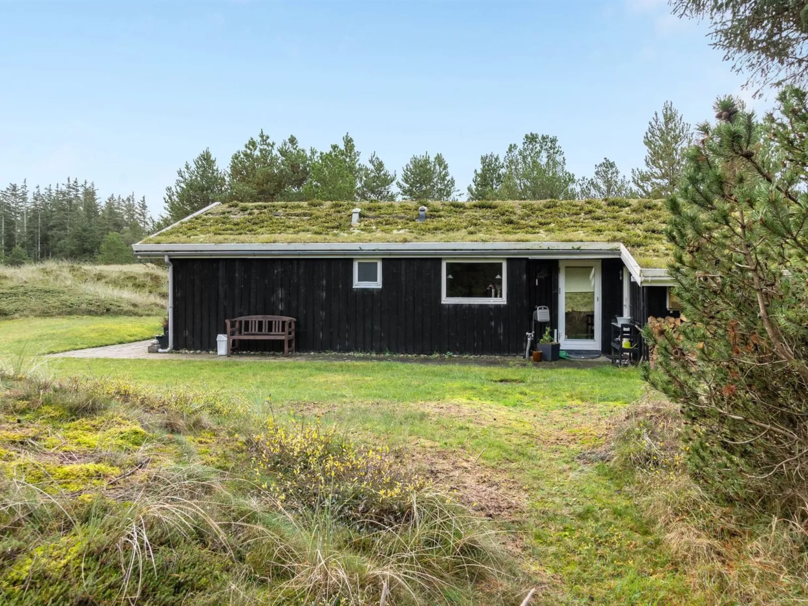 "Gloria" - 2.5km from the sea