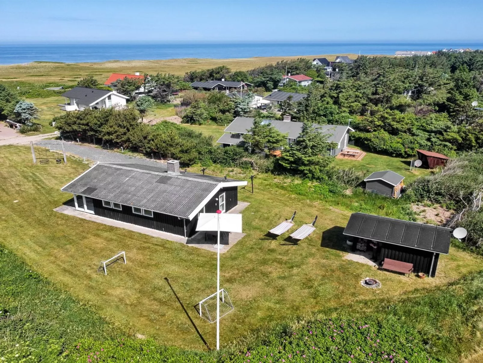 "Alberga" - 700m from the sea