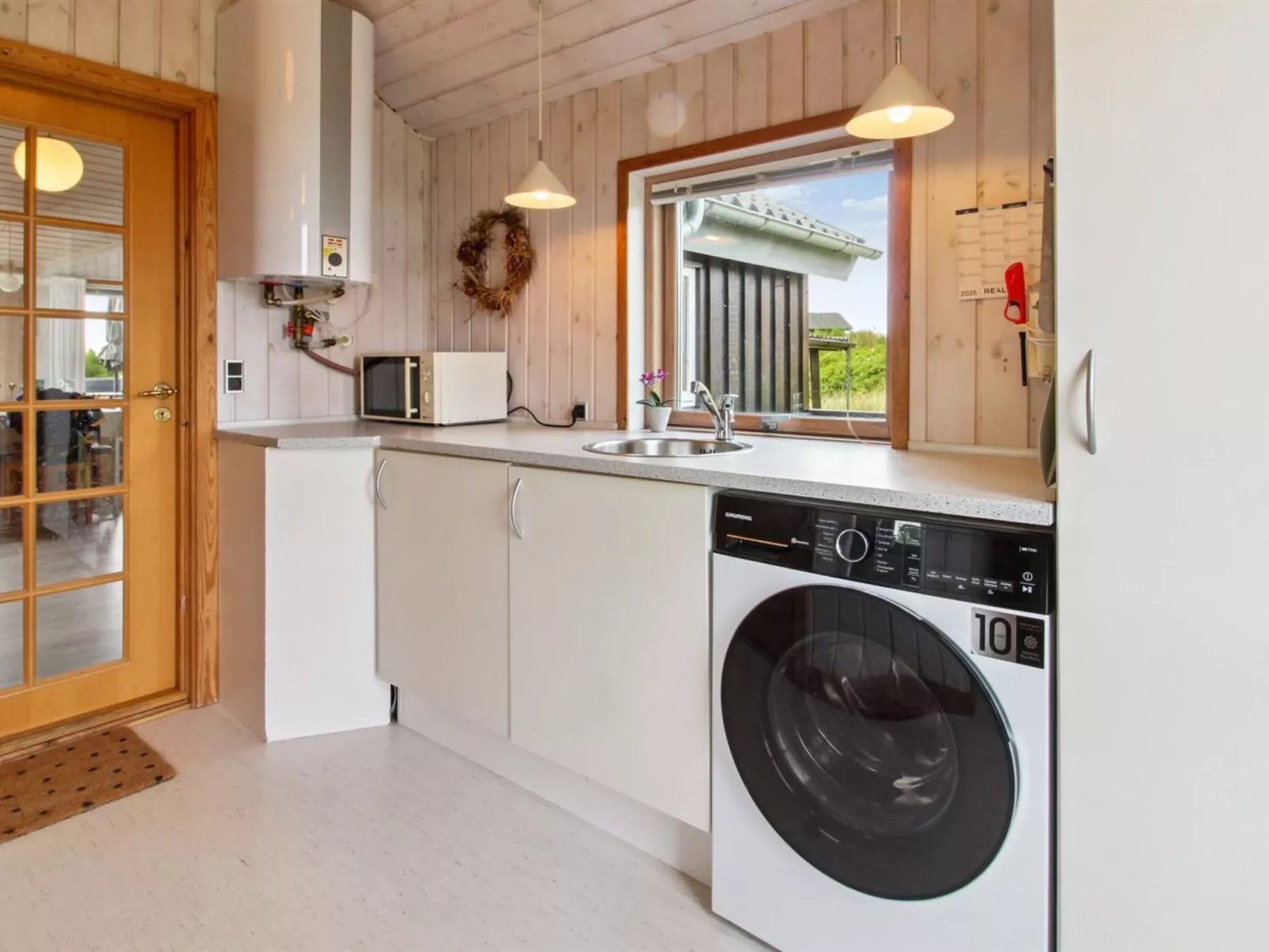 "Elmine" - 700m from the sea