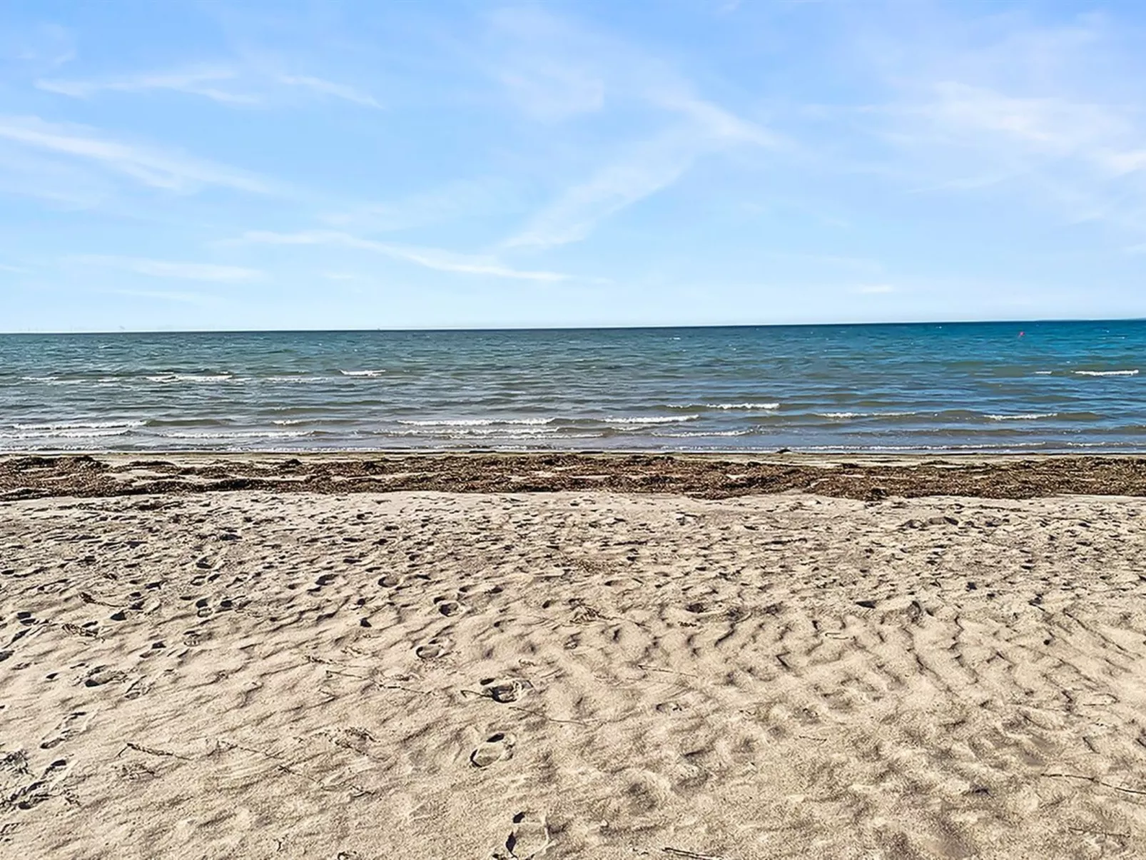 "Stacie" - 10m from the sea