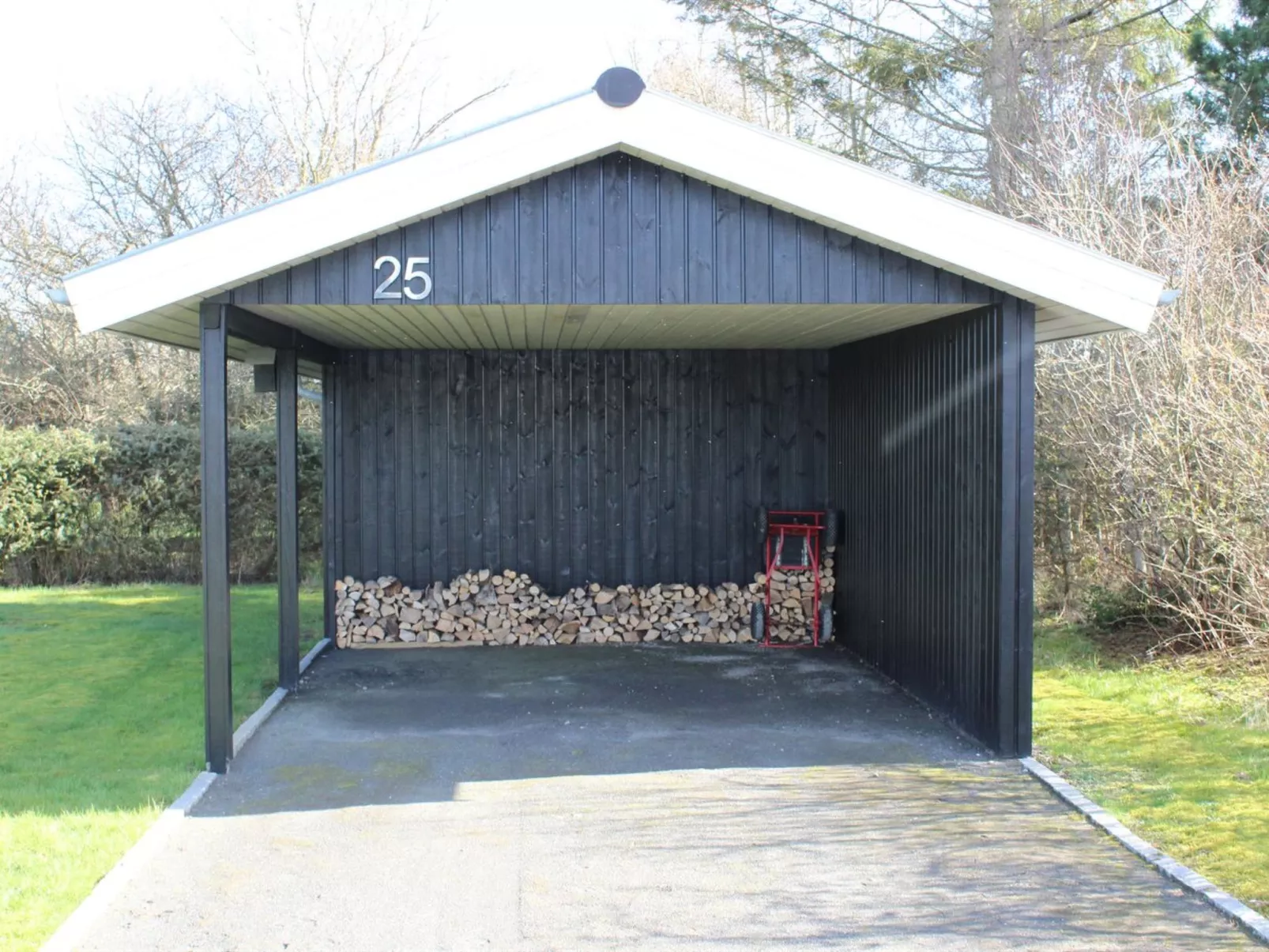 "Tayler" - 1.8km from the sea