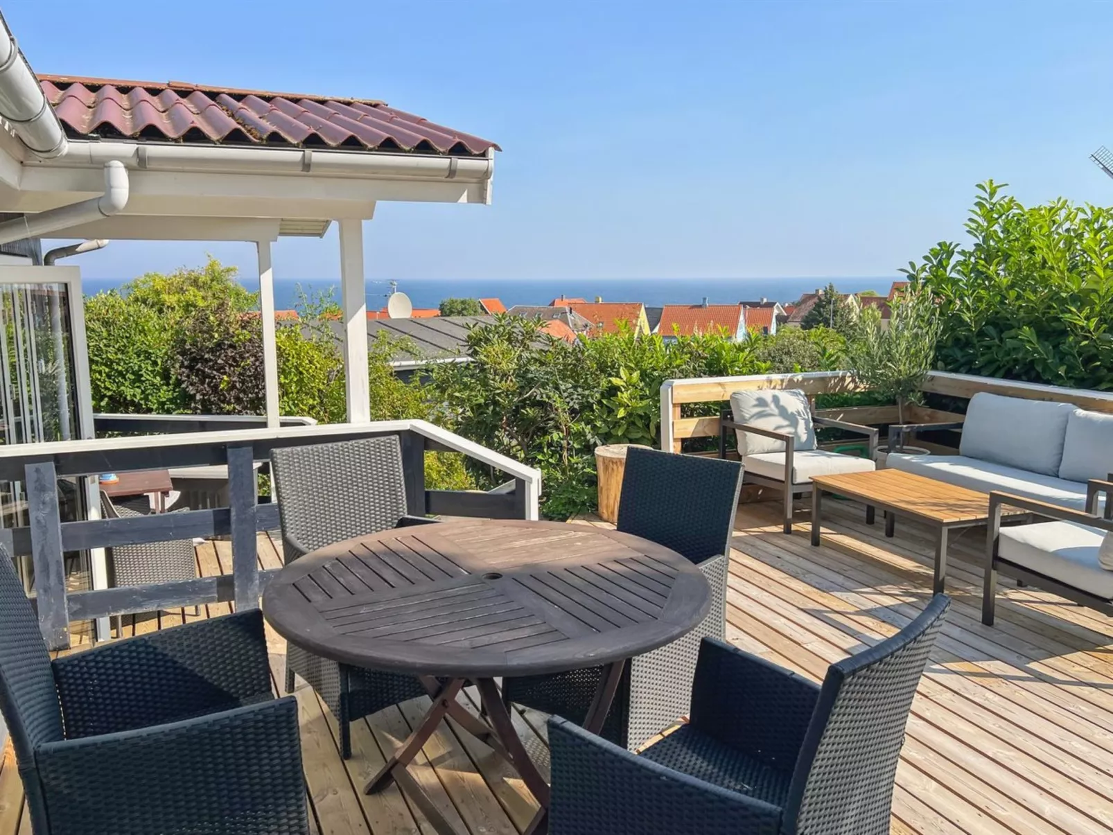 "Jolanda" - 800m from the sea