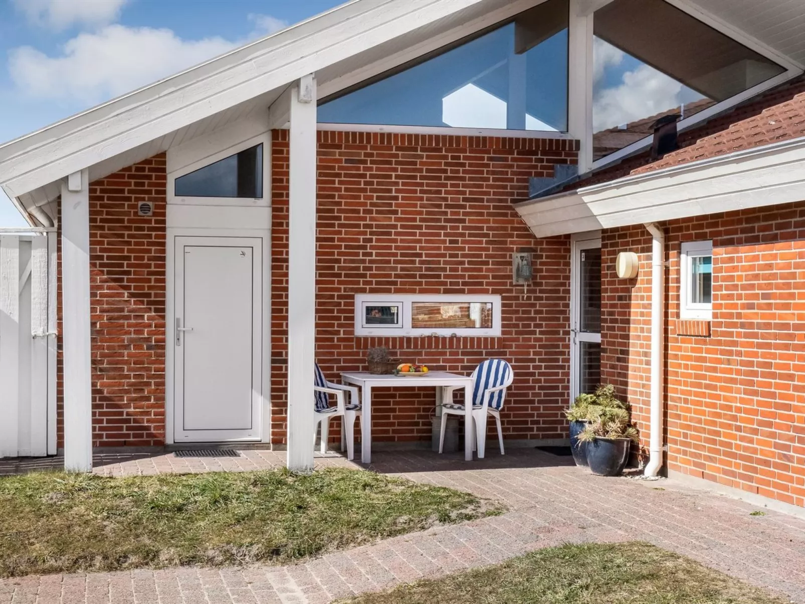 "Ritha" - 350m from the sea