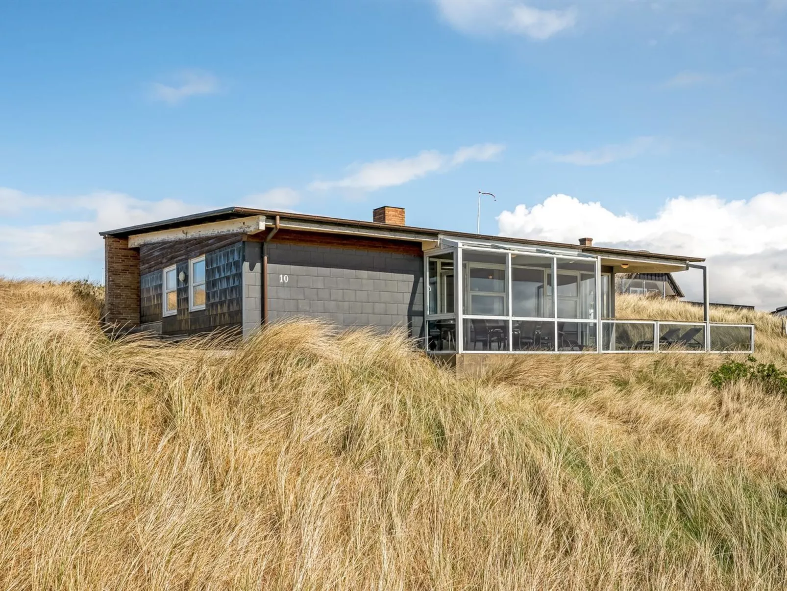 "Emelin" - 475m from the sea