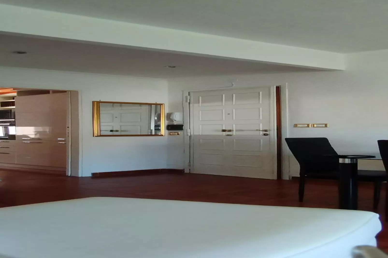 Tina Apartment-Woonkamer