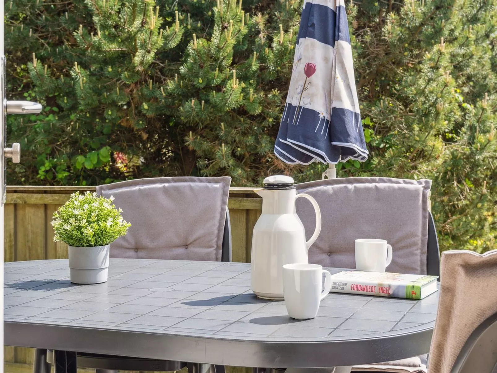 "Eini" - 500m from the sea