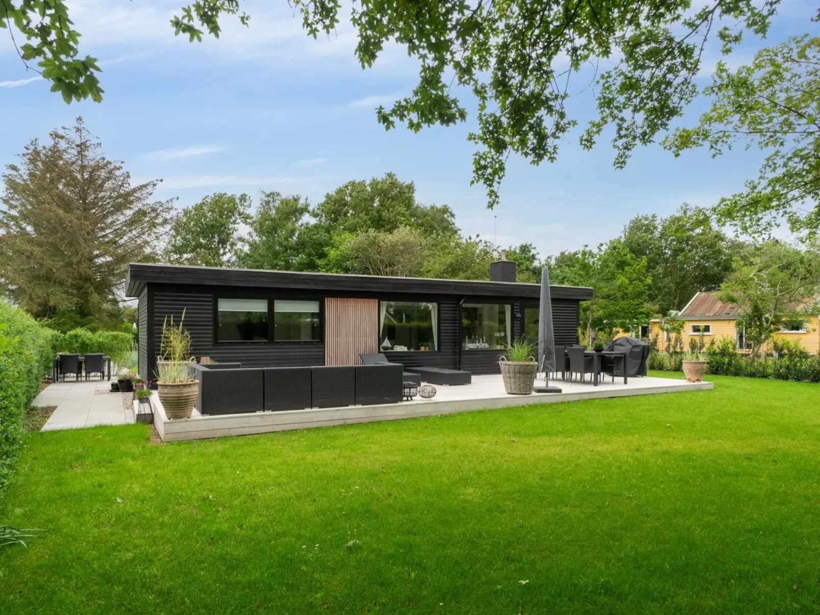 "Elma" - 350m from the sea