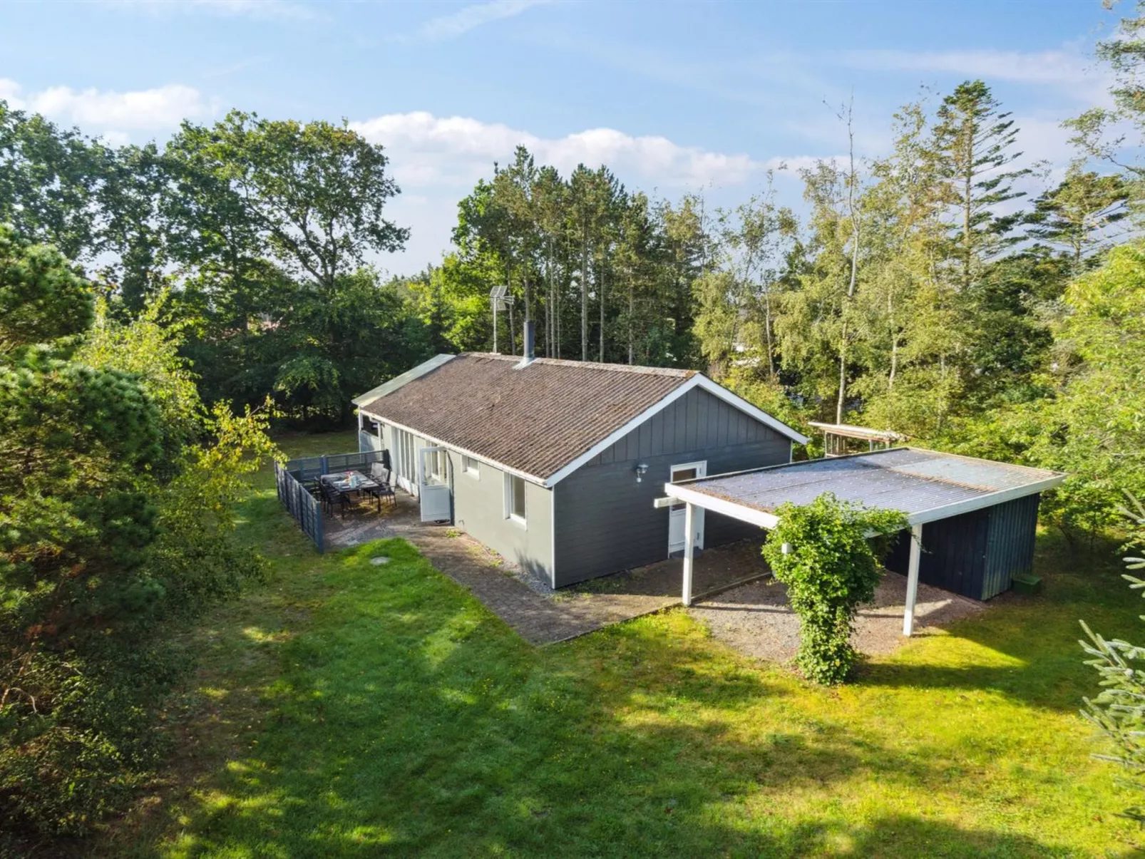 "Arwin" - 200m from the sea