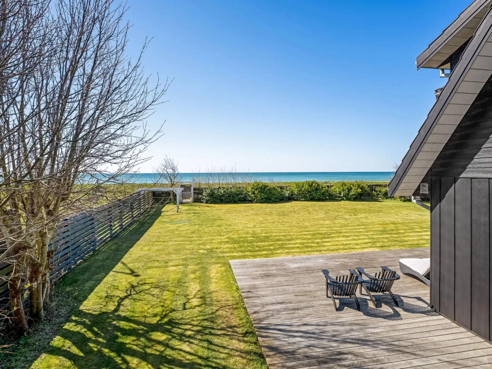 "Esme" - 30m from the sea