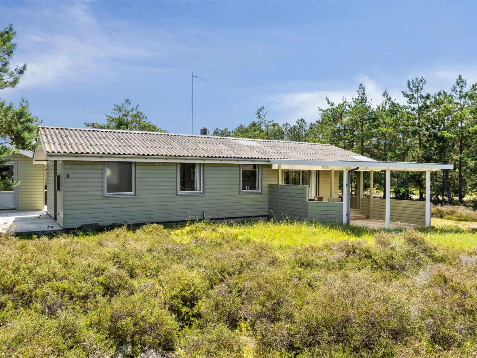 "Alwine" - 250m from the sea