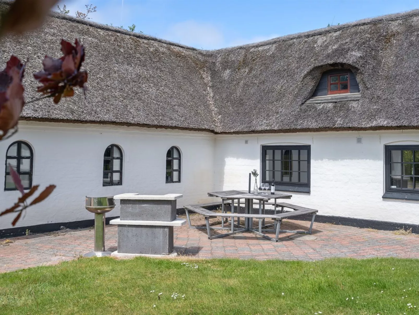 "Iben" - 2.3km from the sea