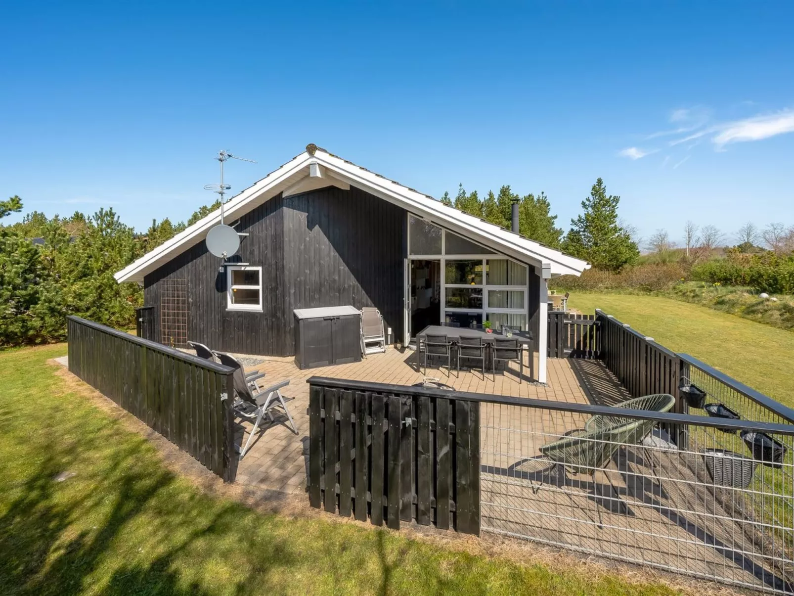 "Rekke" - 300m to the fjord