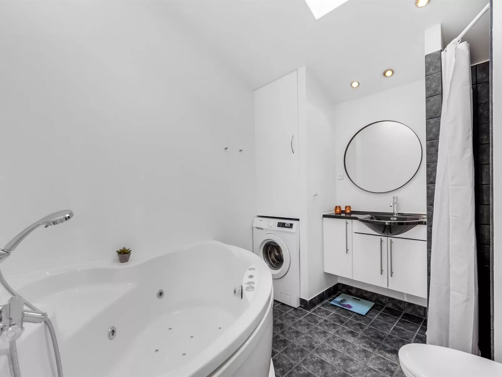 "Albertina" - 300m to the fjord