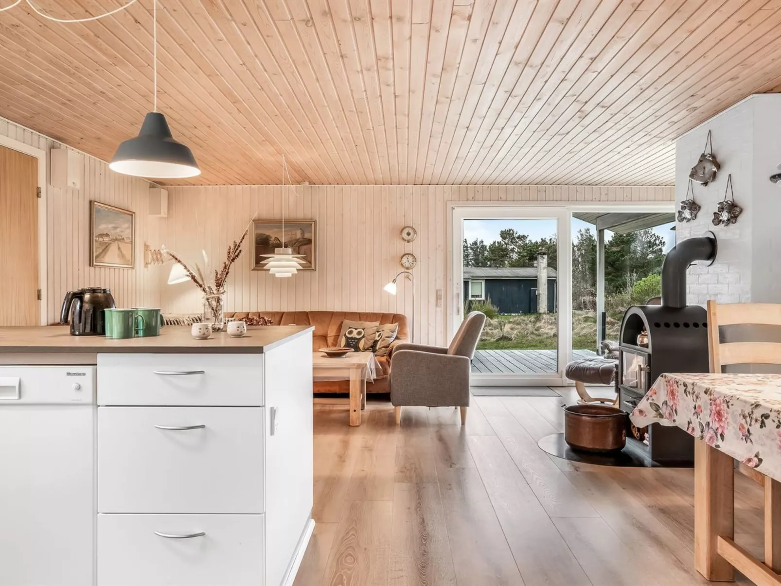 "Conny" - 350m from the sea