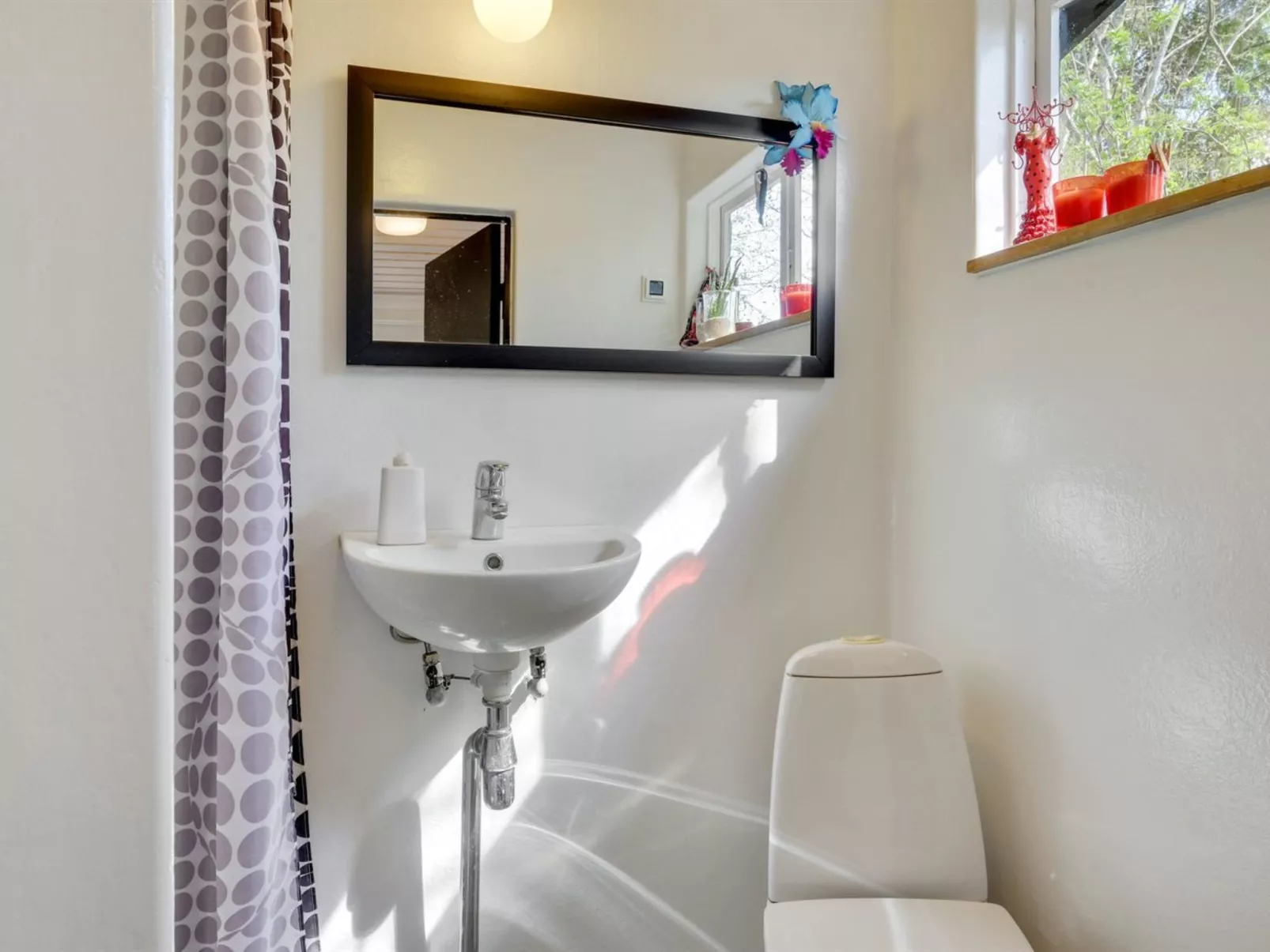 "Gunnhild" - 500m from the sea