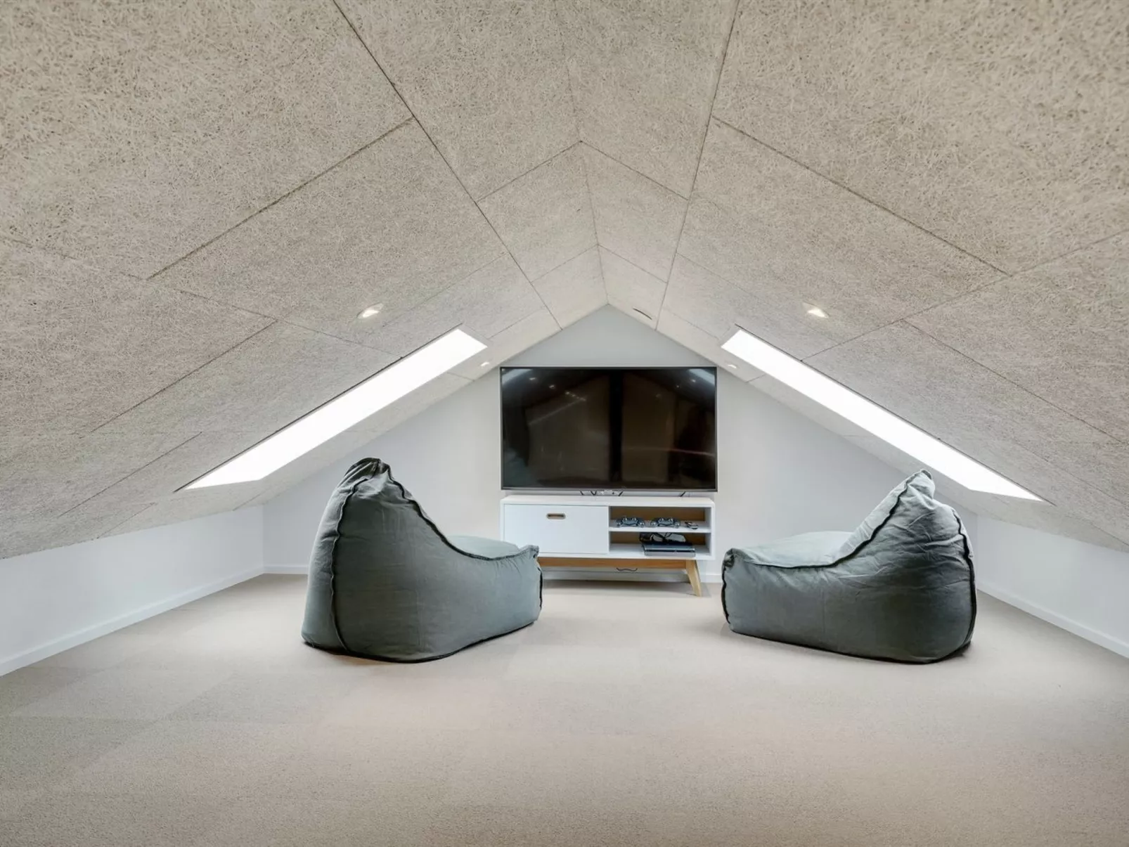 "Menja" - 1.4km from the sea