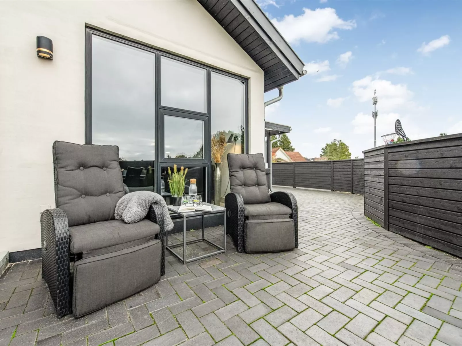 "Nona" - 1.1km from the sea