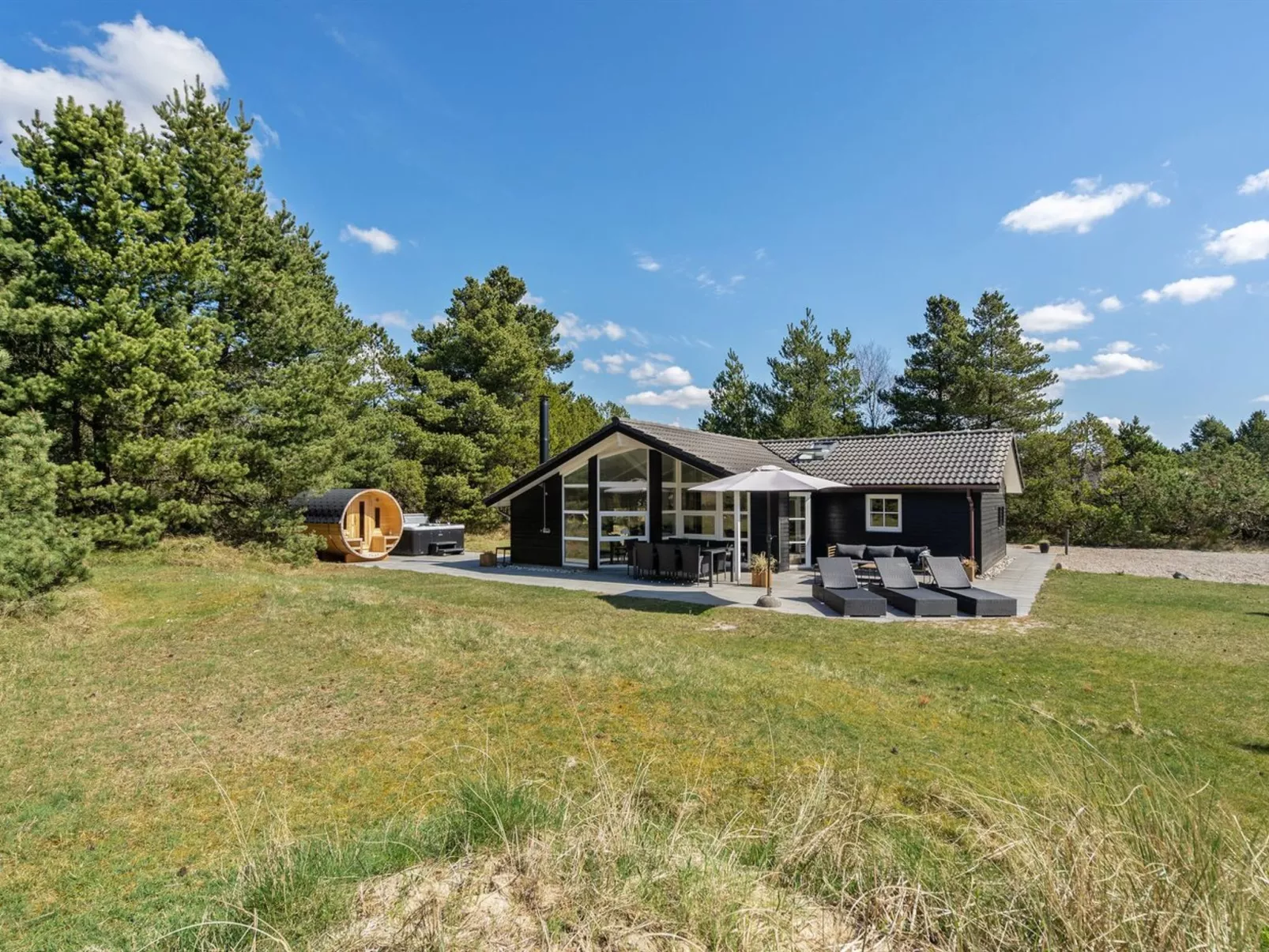 "Edeltraut" - 900m from the sea