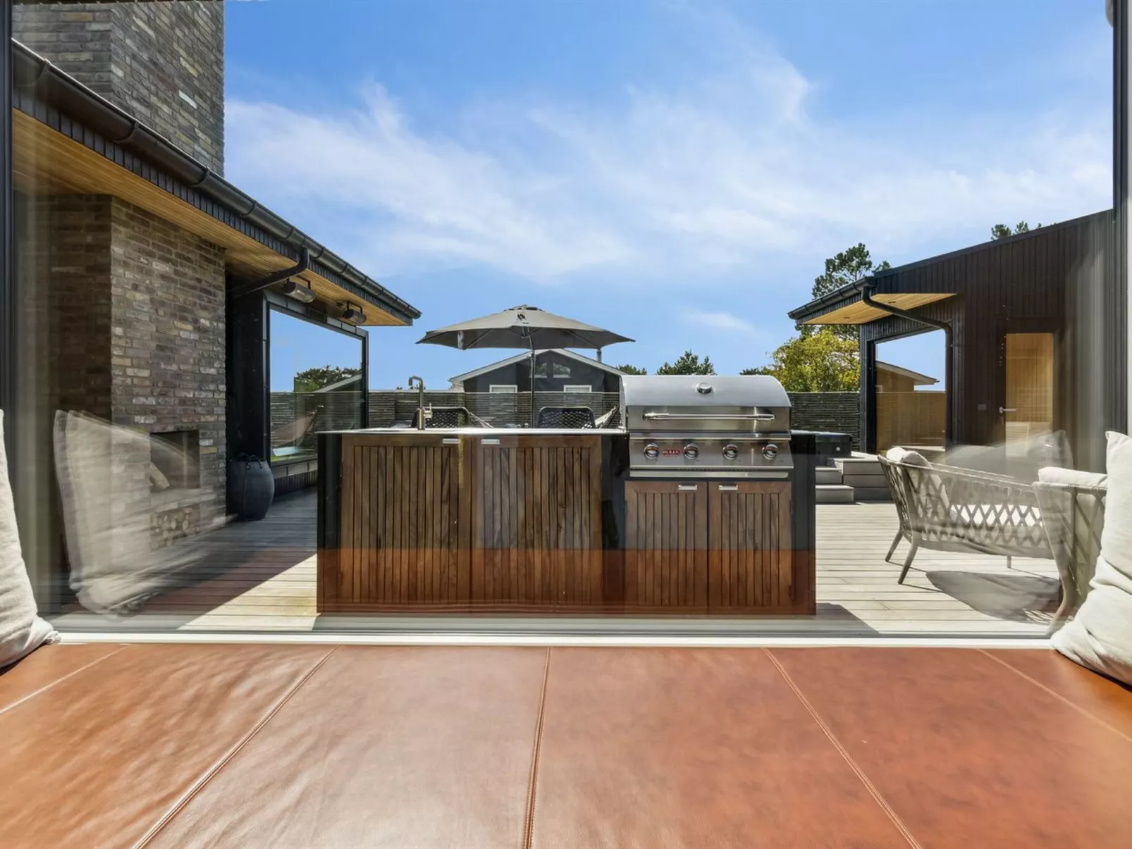 "Toyah" - 400m from the sea