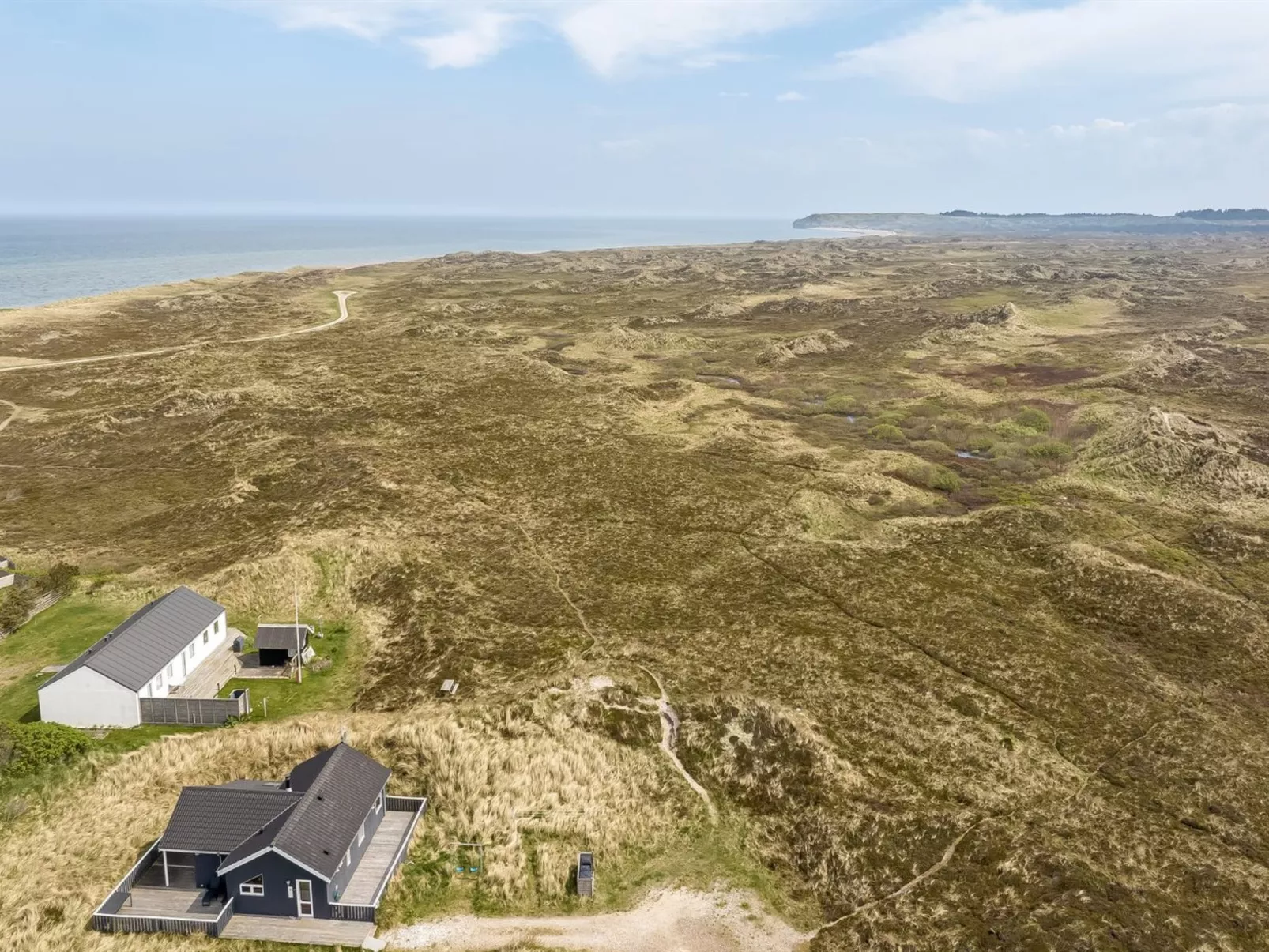 "Hughe" - 200m from the sea