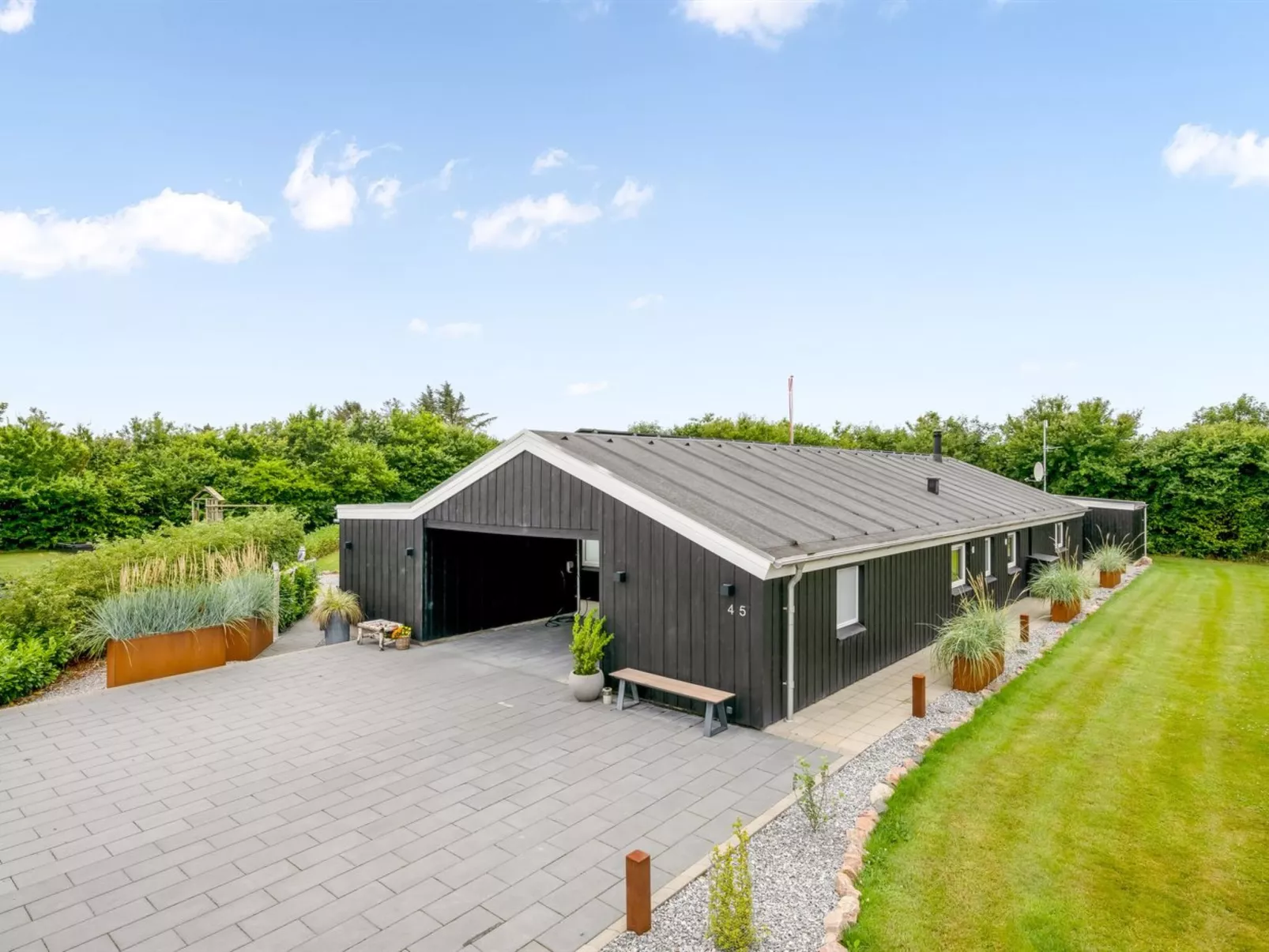 "Noreen" - 1.4km to the fjord