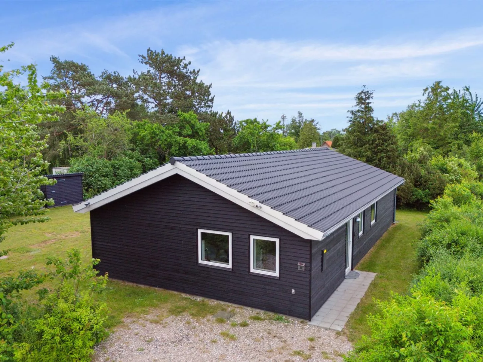 "Dorreth" - 3.2km from the sea