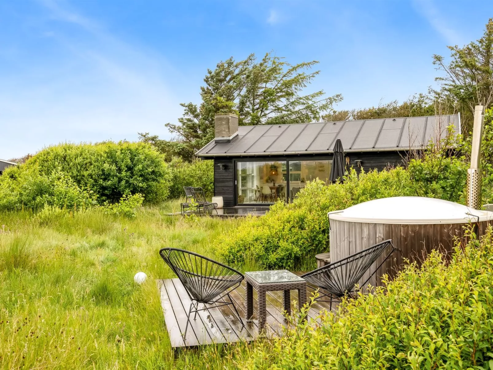 "Mintha" - 400m from the sea