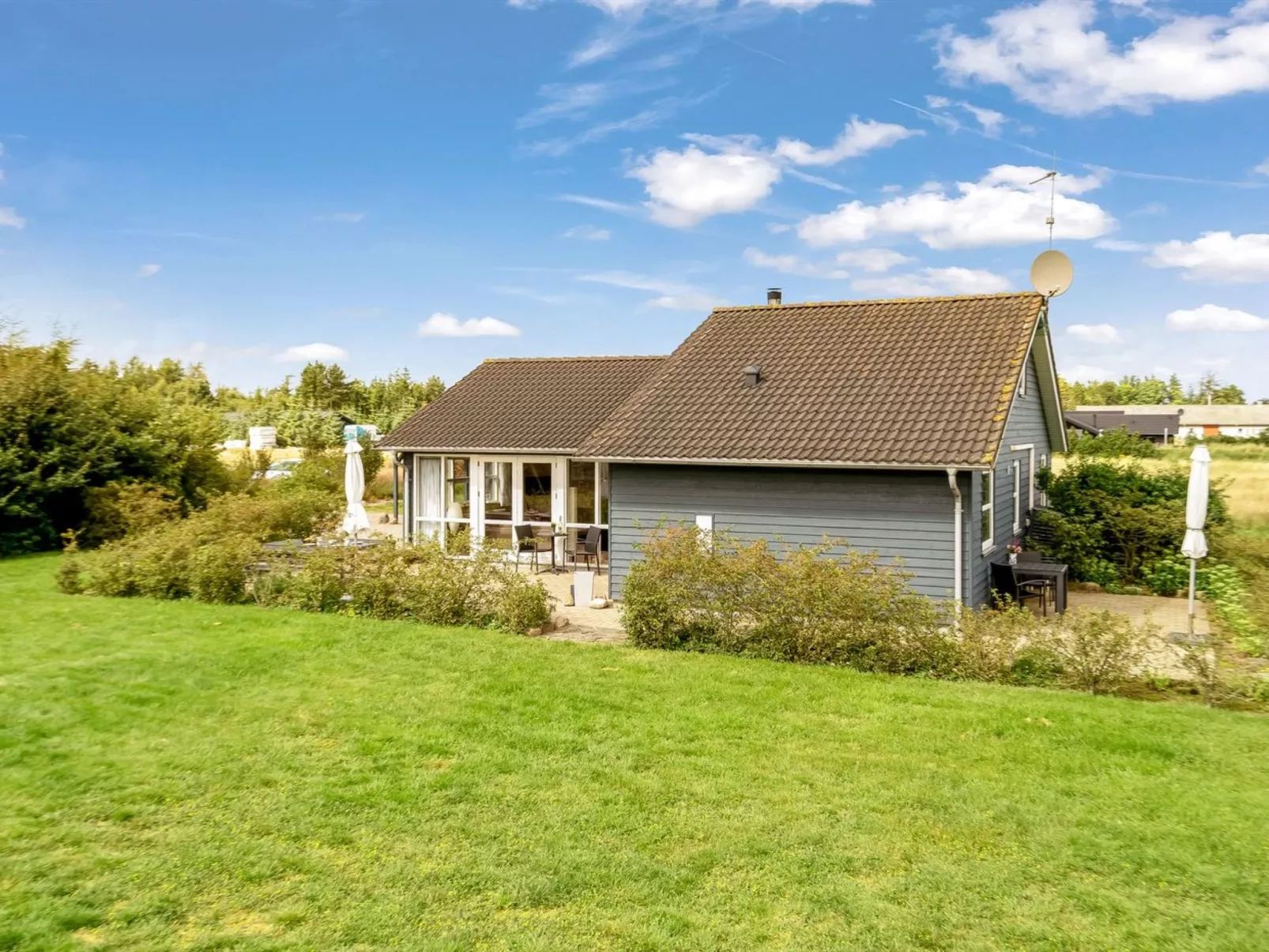 "Lari" - 600m from the sea