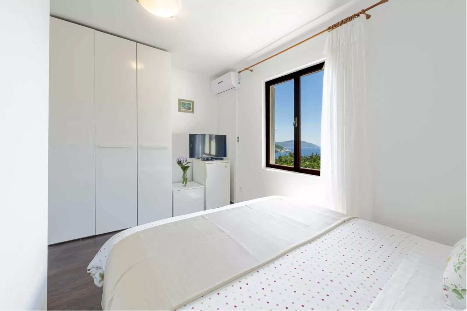 Guest House Rooms Rose- Comfort Double Room with Balcony and Sea View