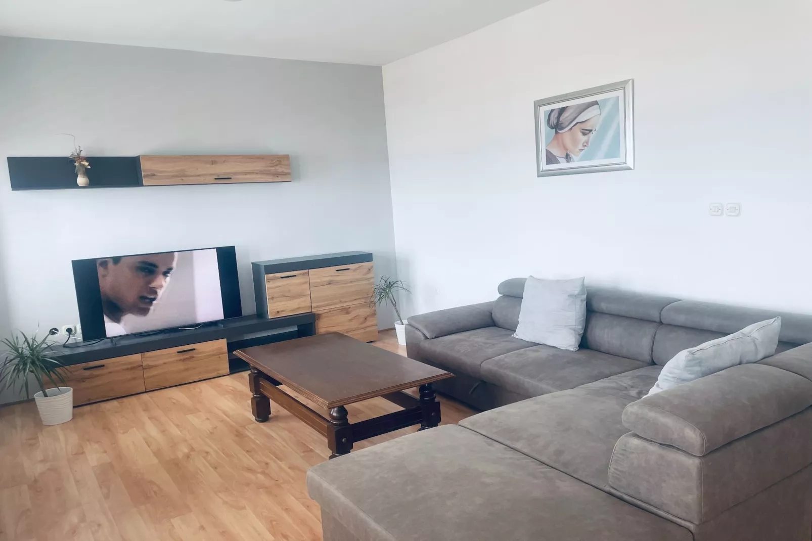 Apartments Magdales - Comfort Three Bedroom Apartment with Balcony A2-Woonkamer