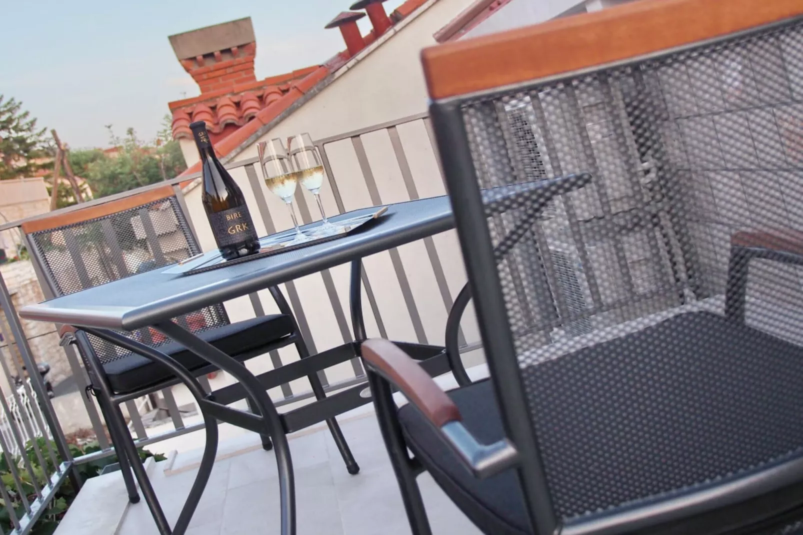 Apartments Sweet Escape - Studio Apartment with Terrace and Sea View (1)-Eetkamer