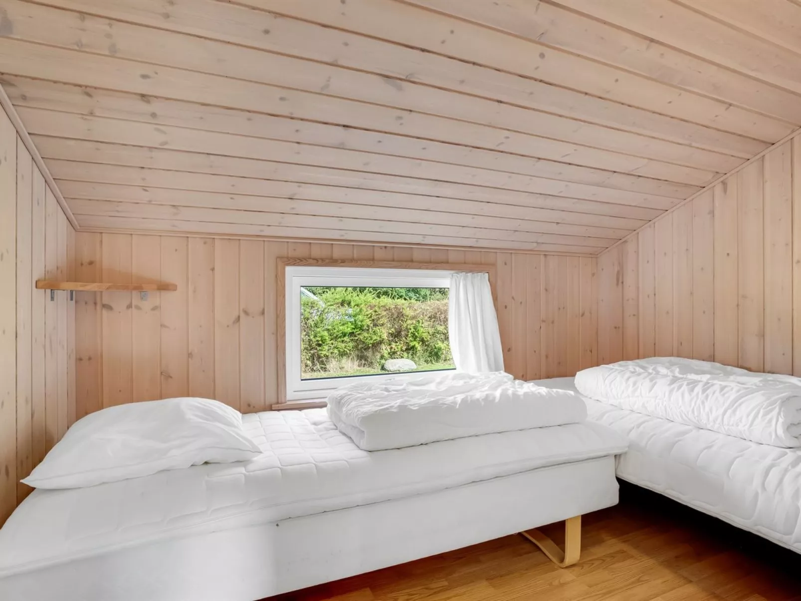 "Vincent" - 25m from the sea