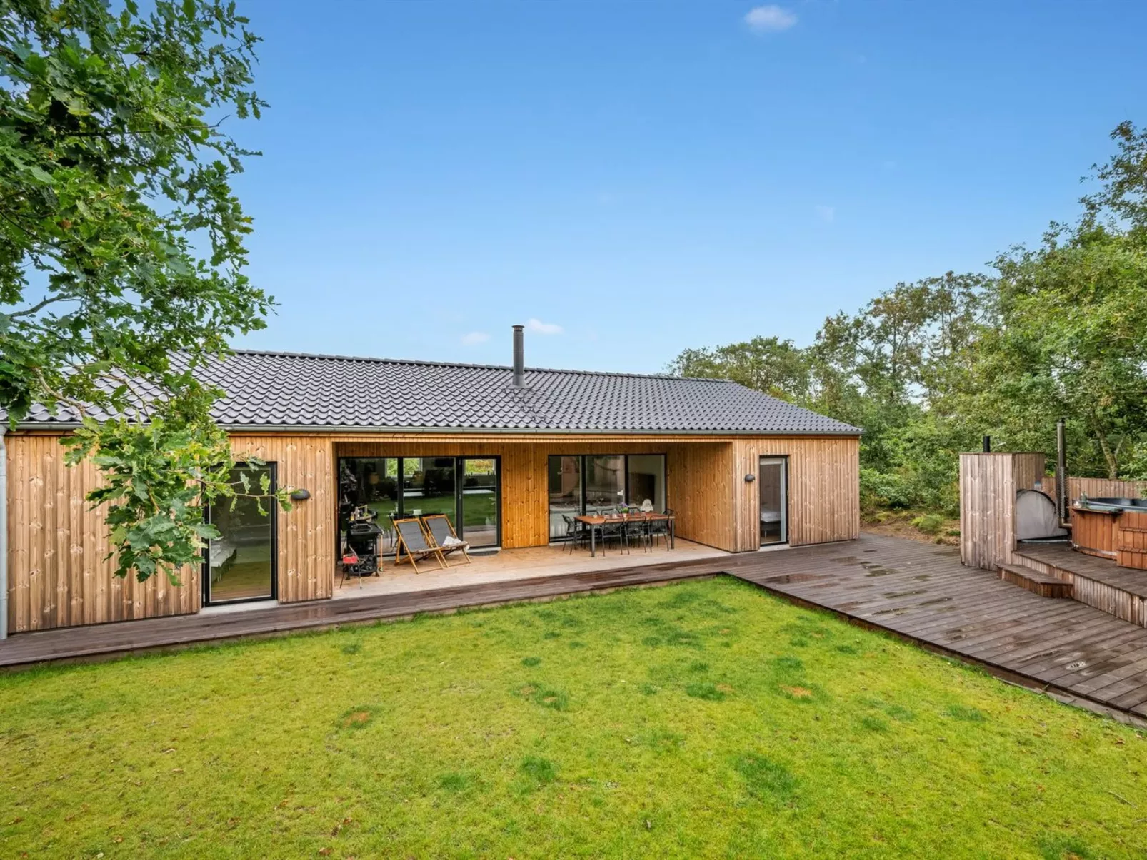 "Liutulf" - 350m to the fjord