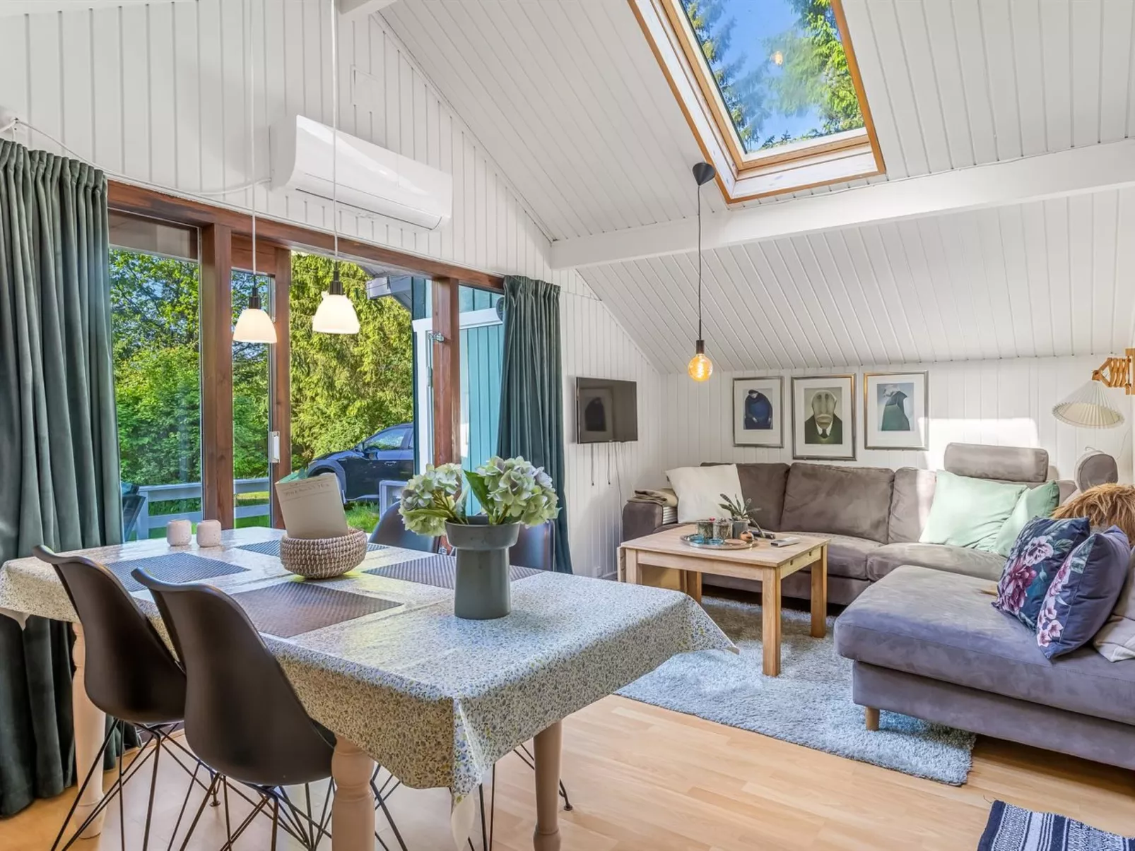 "Ung" - 30km from the sea