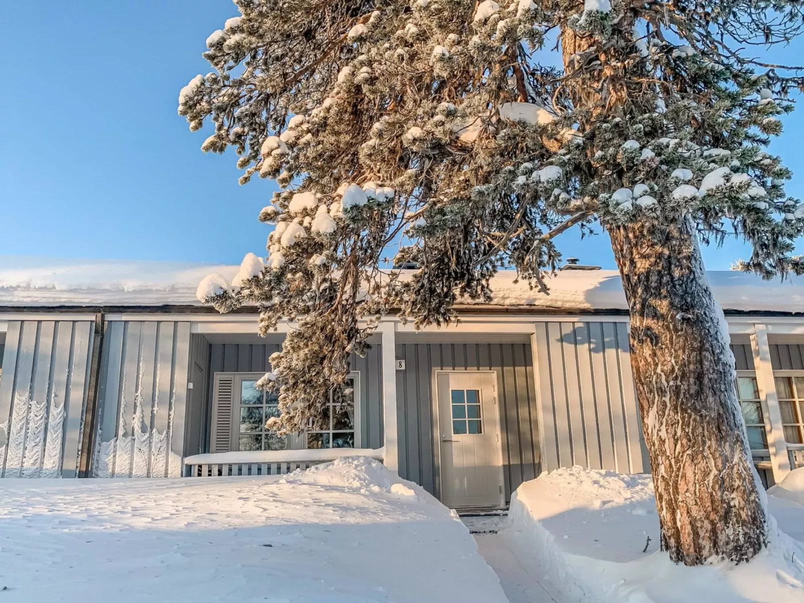 Saariseläntie 8 a 8