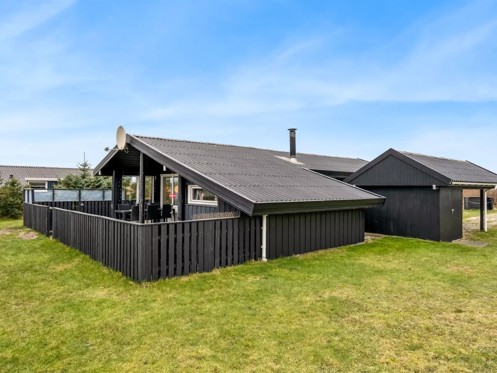 "Erblin" - 400m from the sea