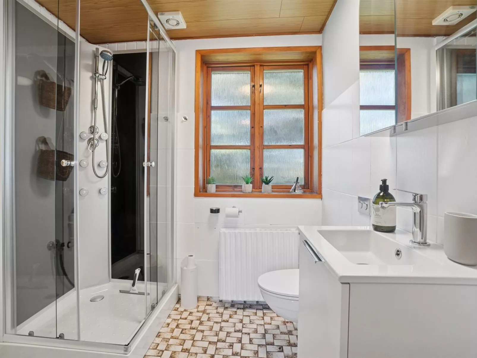 "Hakon" - 40m from the sea