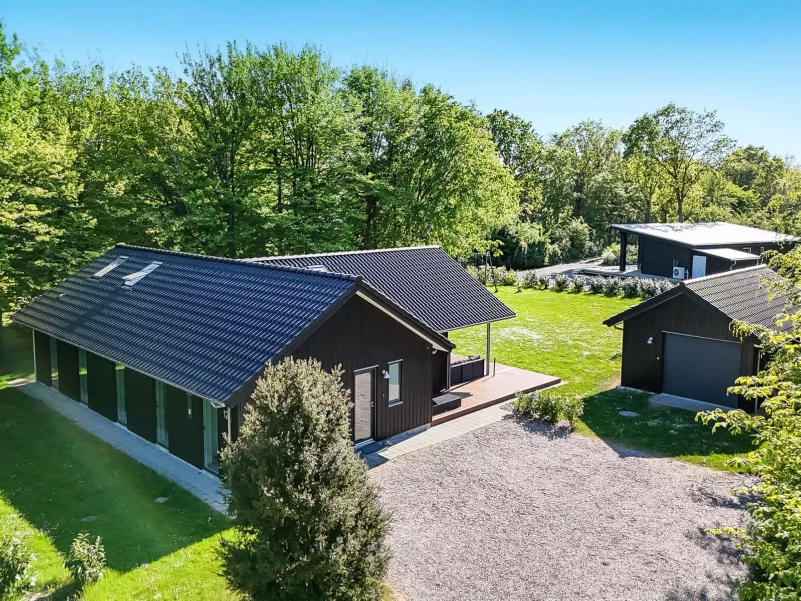 "Erlinda" - 300m from the sea